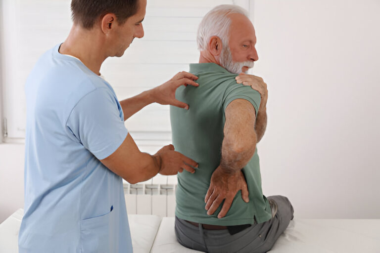 Chiropractor for a Healthy Spine